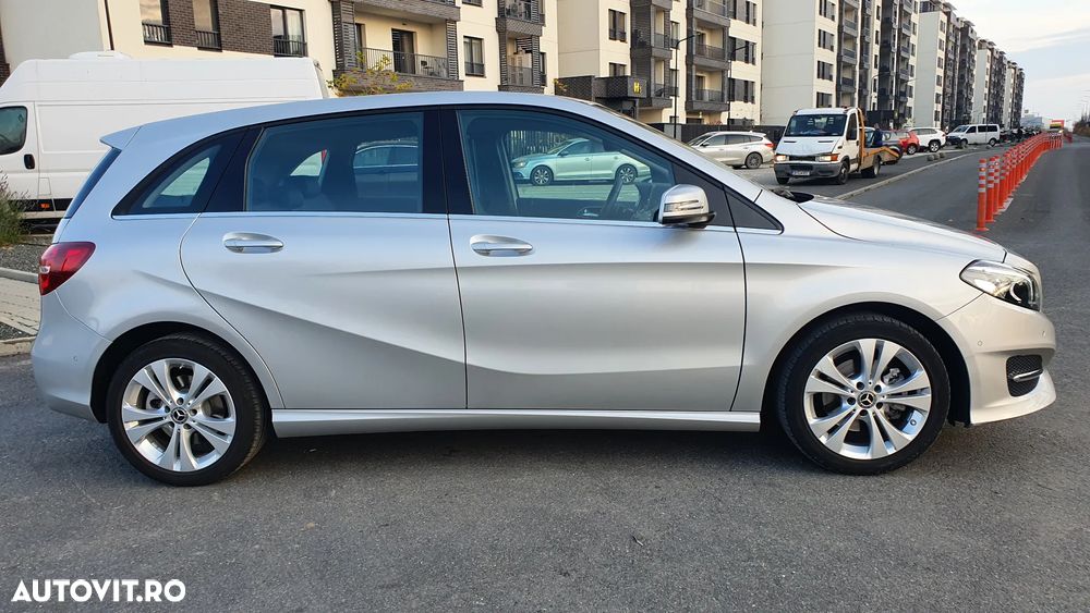 Mercedes-Benz B - 11