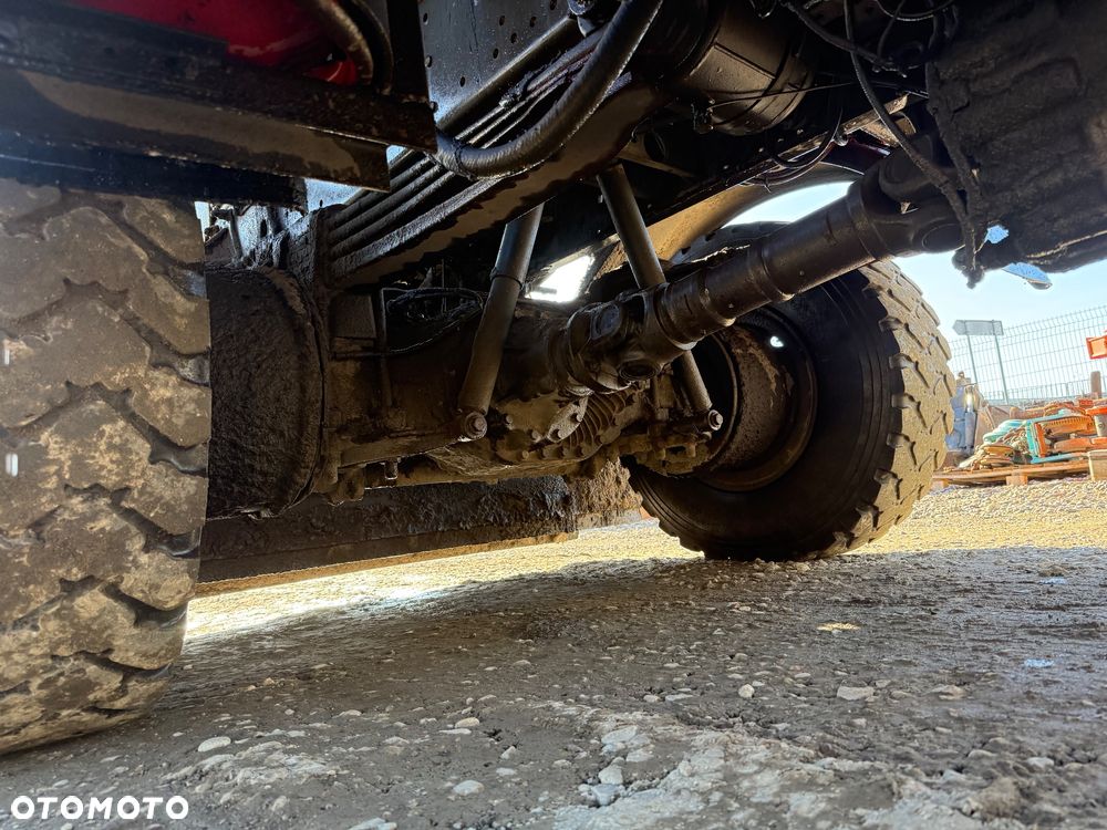 Mercedes-Benz 1833 - 7