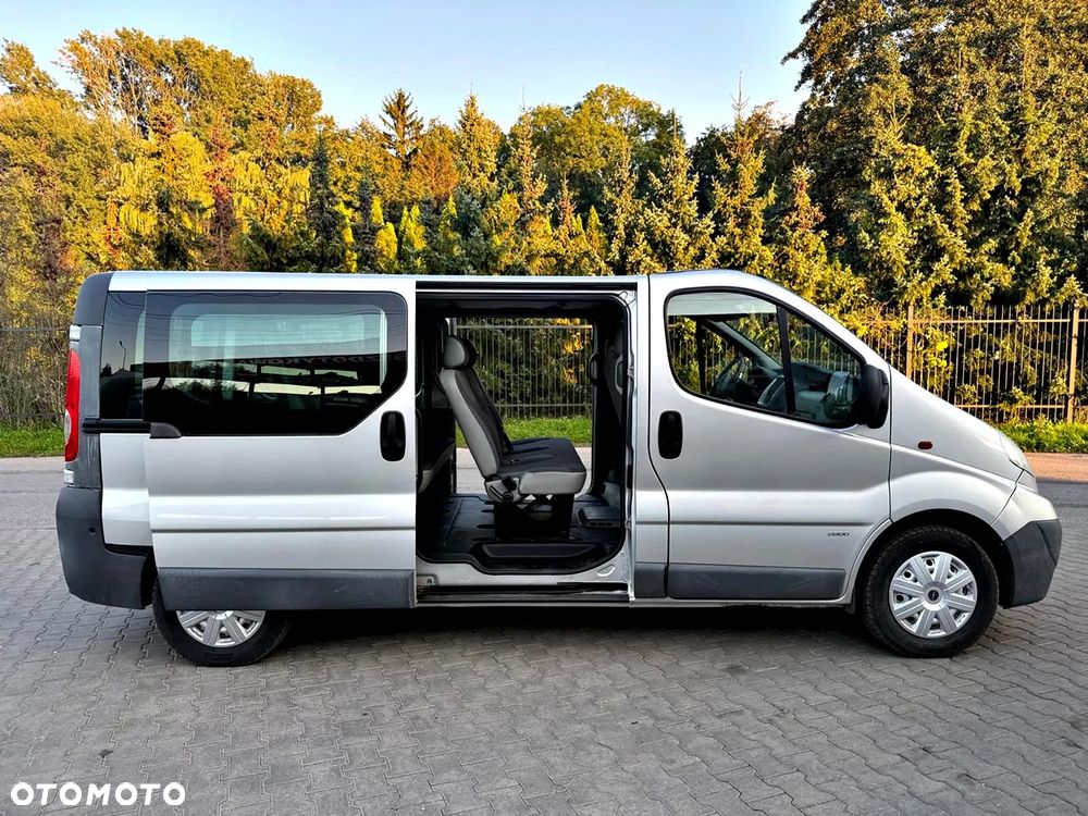 Opel Vivaro - 10