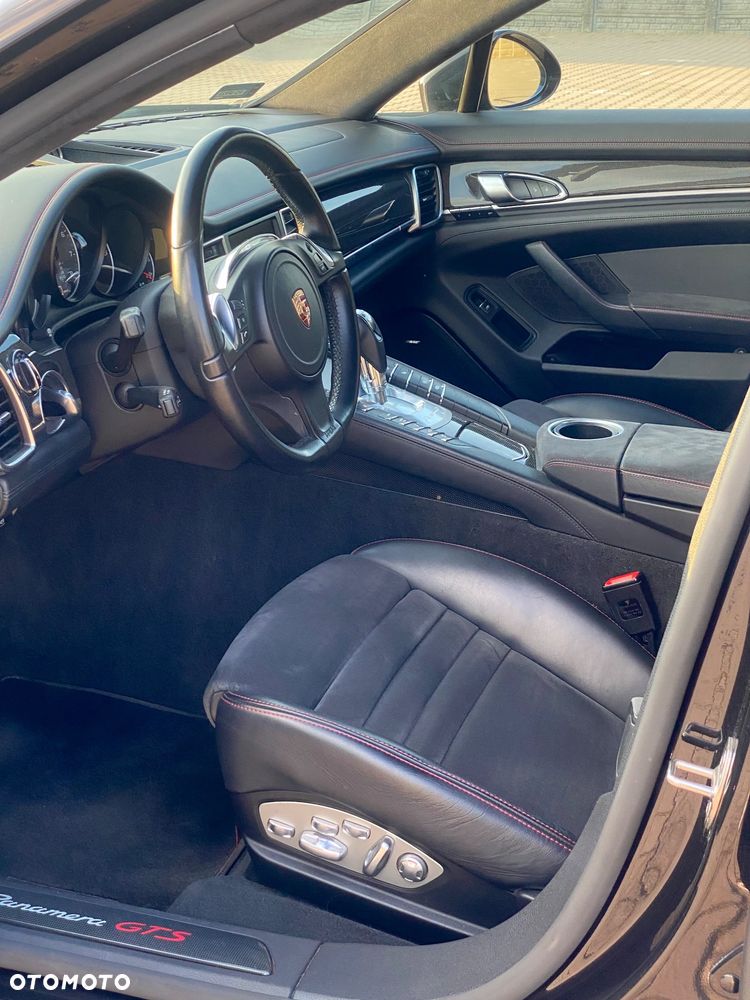 Porsche Panamera GTS PDK - 13