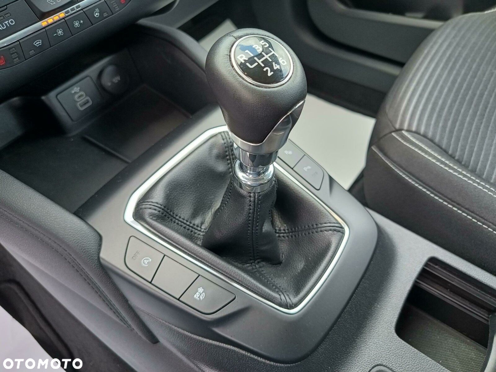 Ford Kuga - 23