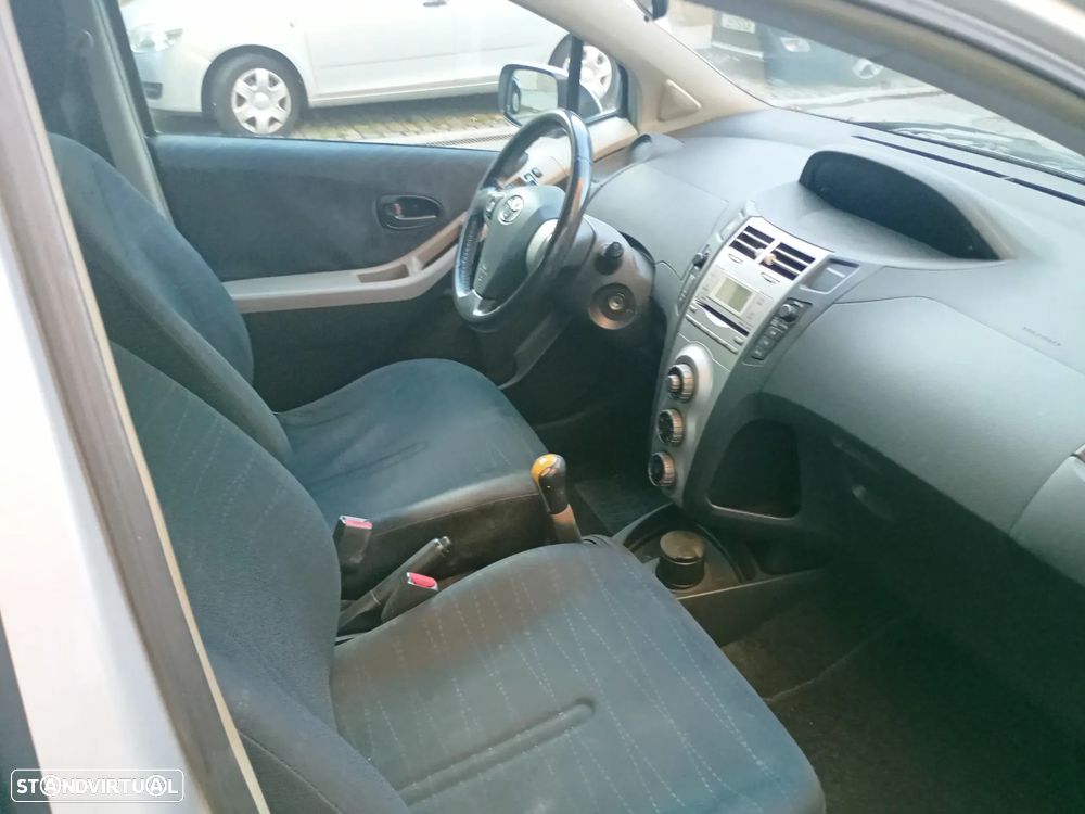 Toyota Yaris 1.0 VVT-i Motion - 4