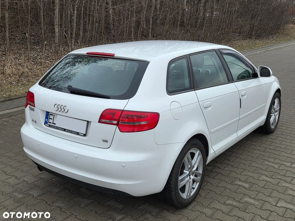 Audi A3 Sportback 1.6 Attraction - 11