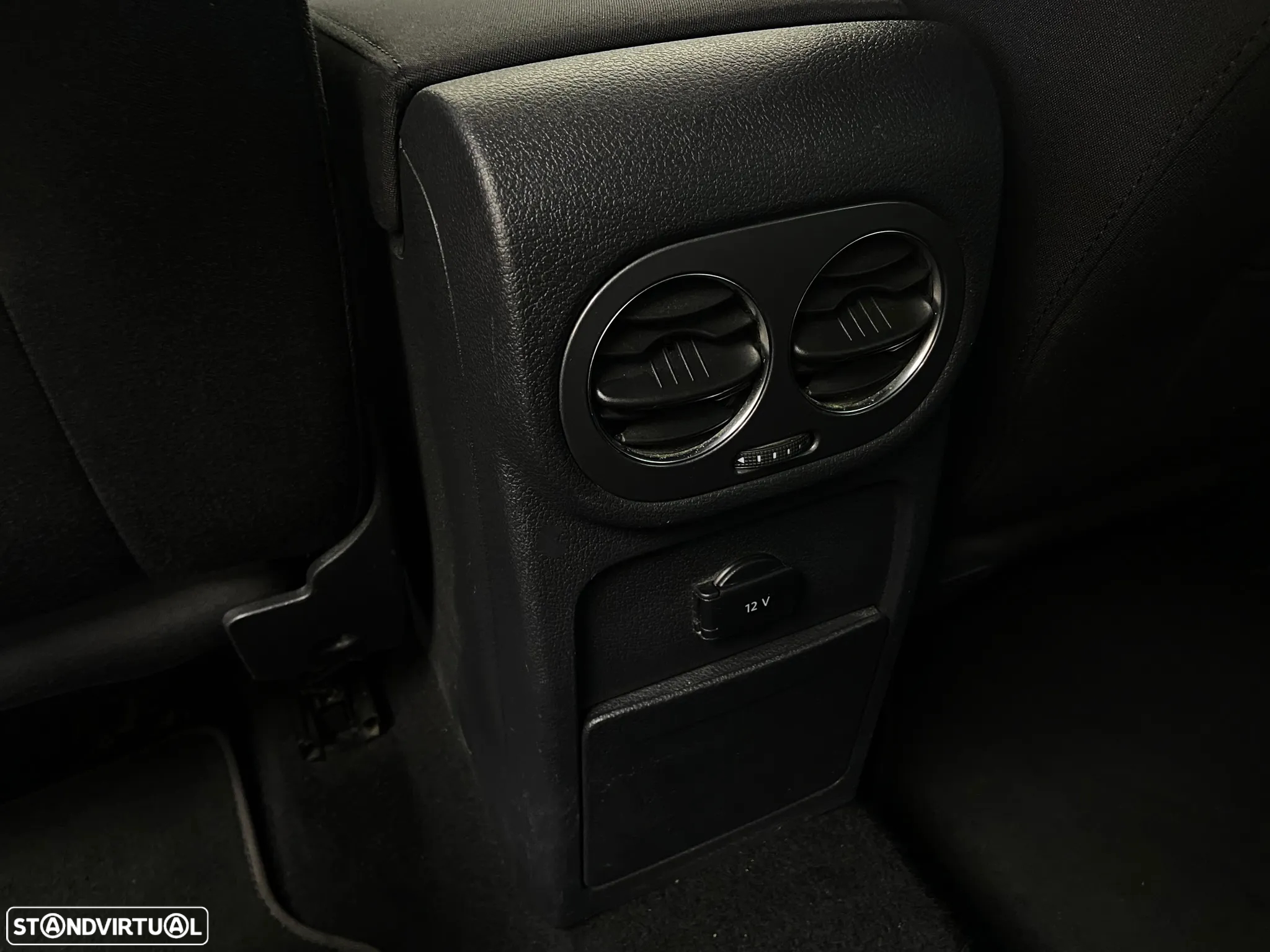 VW Tiguan 2.0 TDi Sport BlueMotion - 12