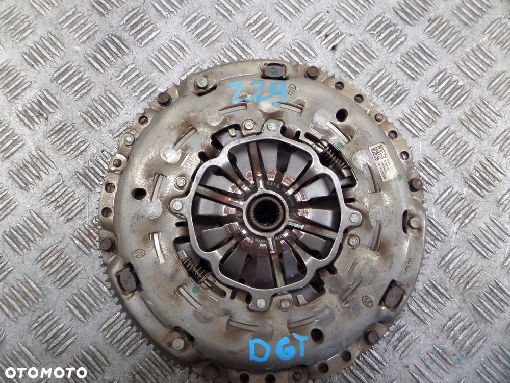 TARCZA SPRZĘGŁA I TARCZA DOCISKOWA OE 04L141015D