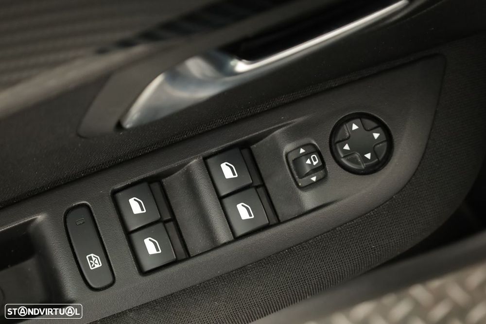 Peugeot 208 1.2 PureTech Active Pack - 21