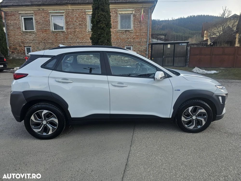 Hyundai KONA - 13
