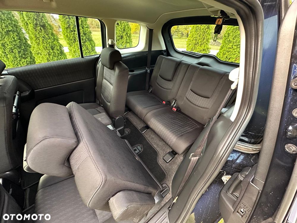 Mazda 5 - 16