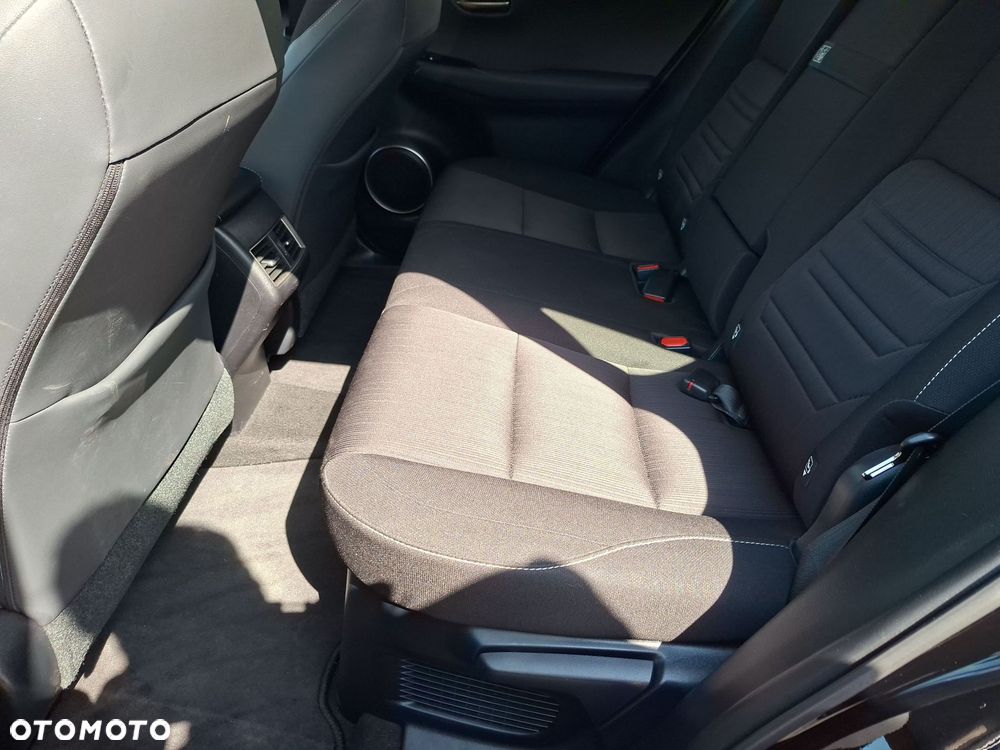 Lexus NX 300h Business Edition AWD - 15