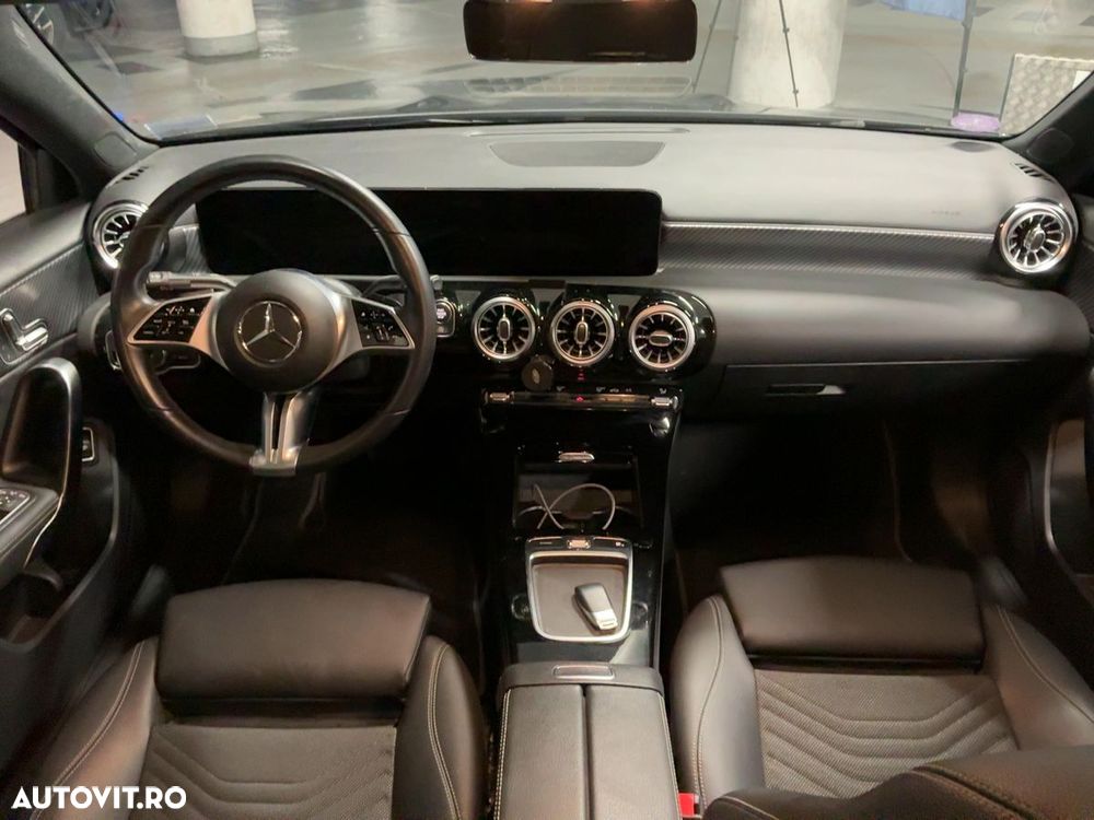 Mercedes-Benz A 180 Sedan 7G-DCT - 3