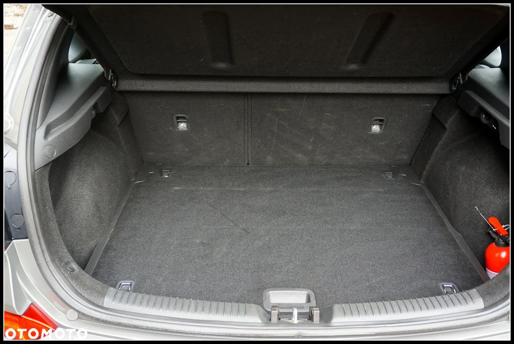 Hyundai i30 1.4 Premiere Comfort - 9