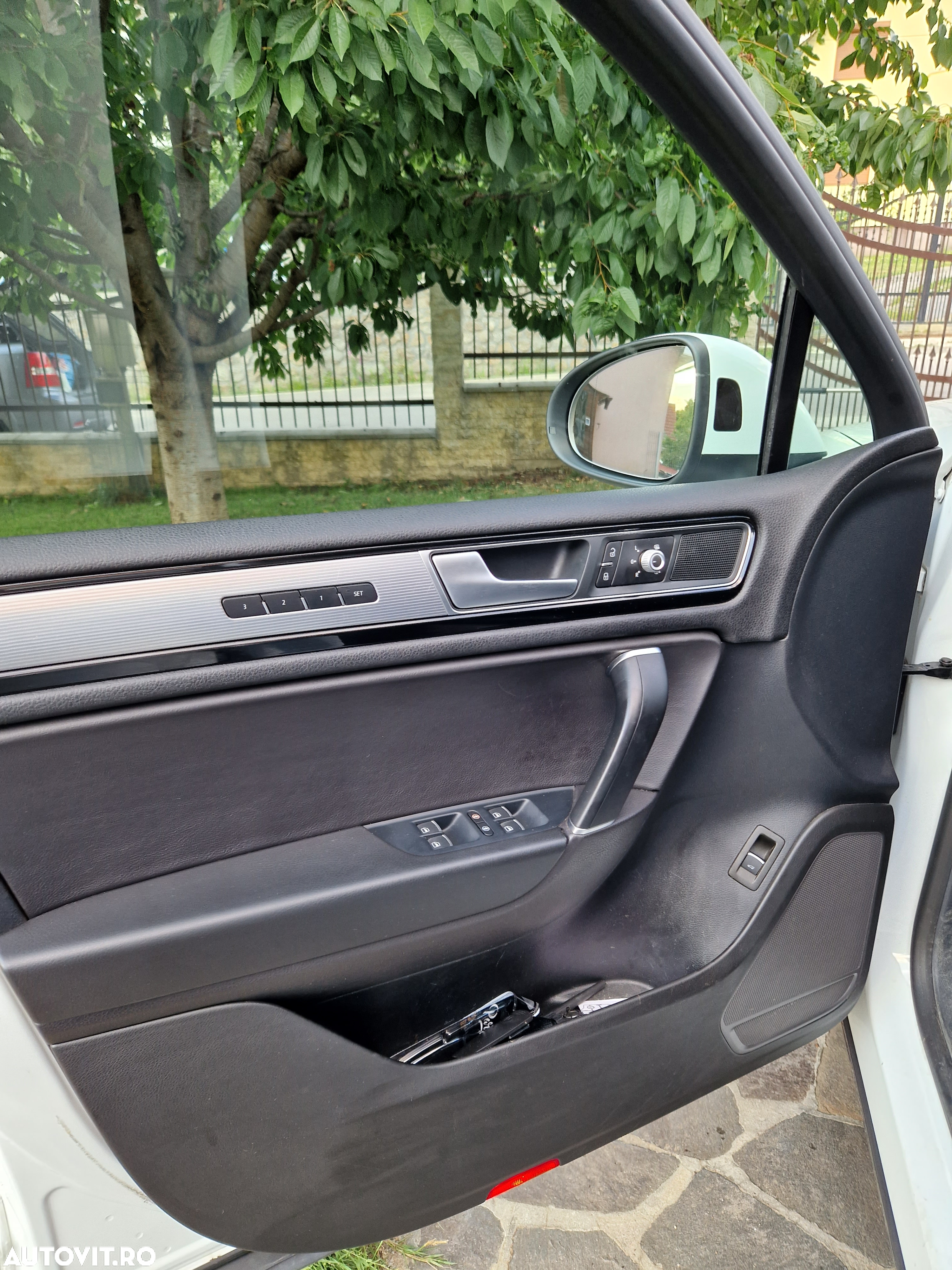 Volkswagen Touareg - 12