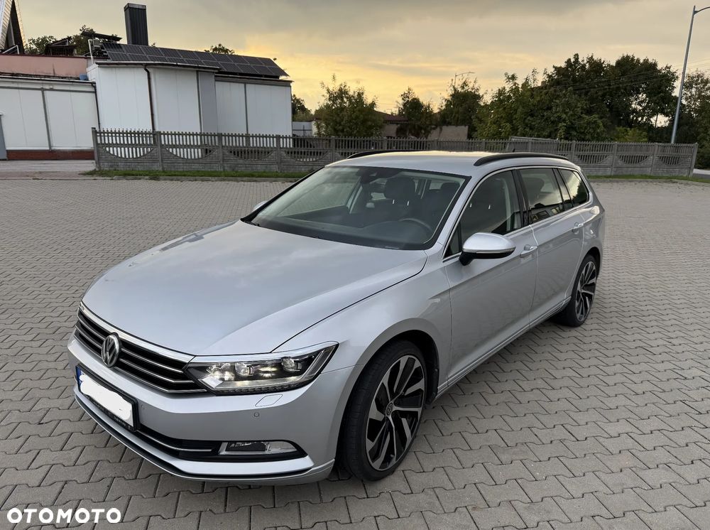 Volkswagen Passat - 1