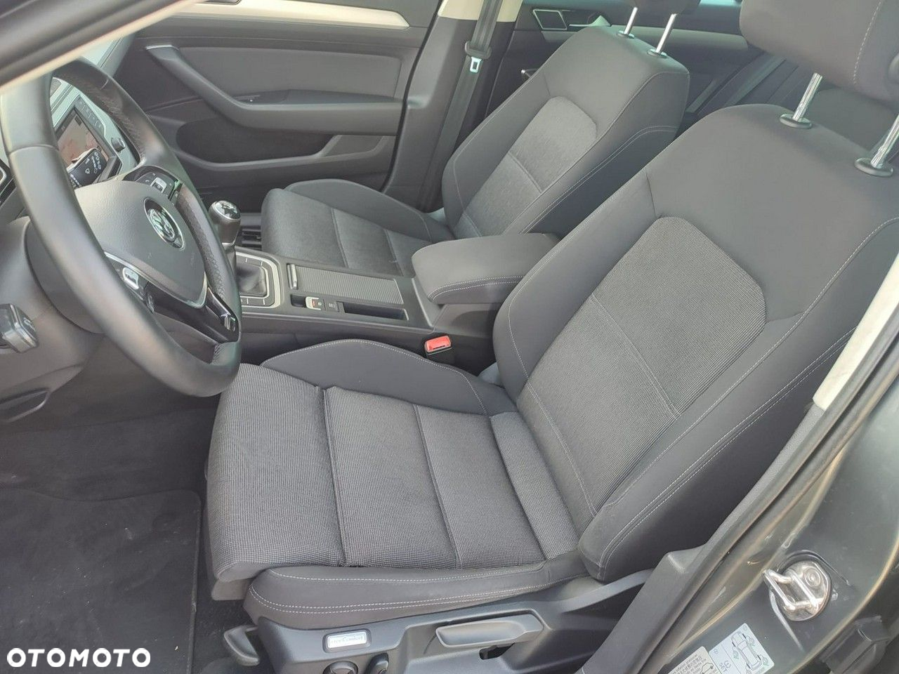 Volkswagen Passat 1.8 TSI BMT Comfortline - 14