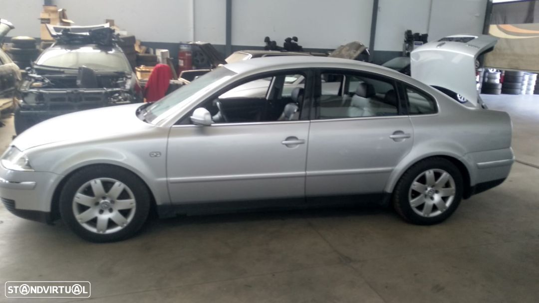 Motor VW Passat 3B B5 xenon 2.8 V6 30V 193cv 4motion de 2001 - 1