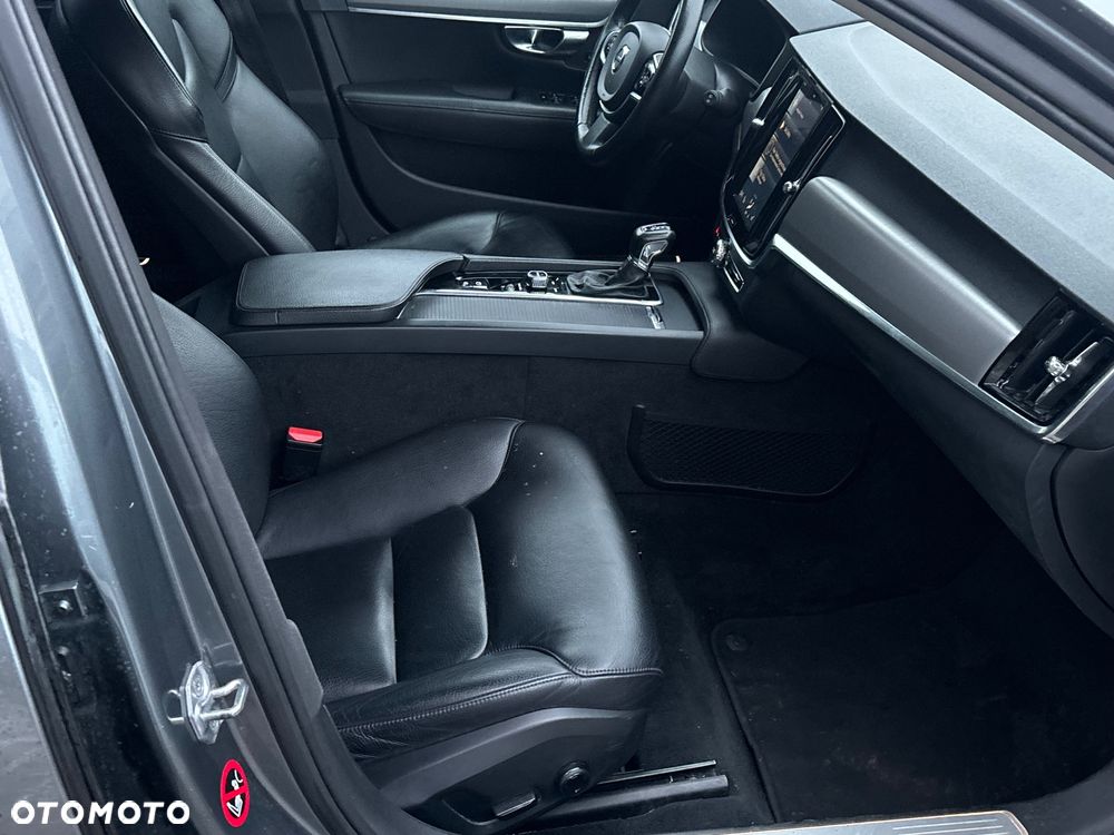 Volvo V90 D5 AWD Geartronic Momentum - 28