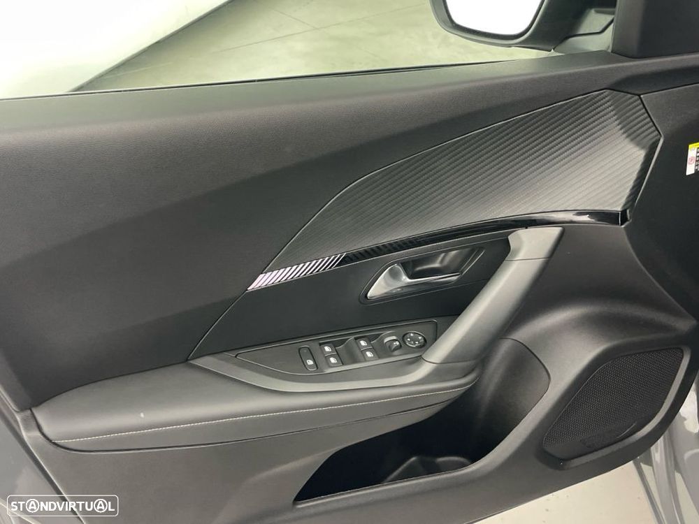 Peugeot 2008 1.2 Hybrid Allure e-DCS6 - 15