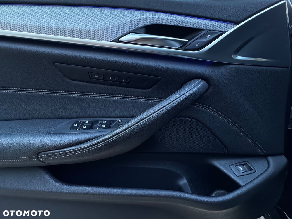 BMW Seria 5 520d M Sport Edition - 15