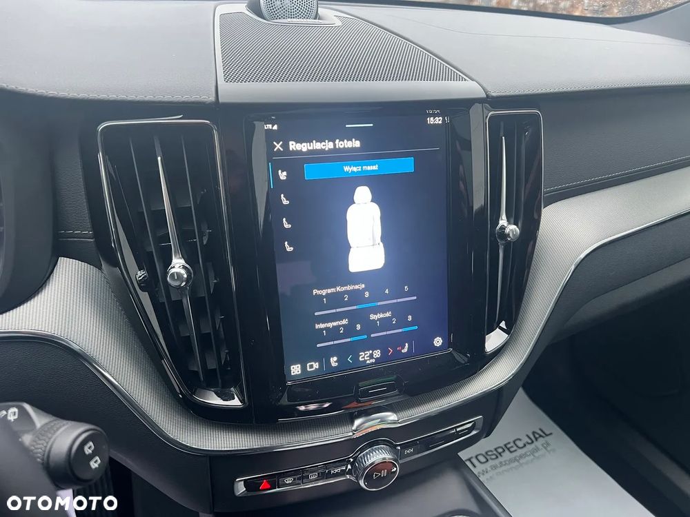 Volvo XC 60 B5 B AWD Ultra Black Edition - 31
