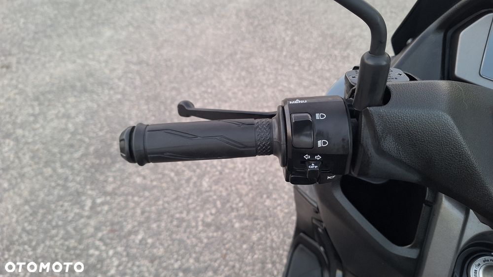 Yamaha NMAX - 23