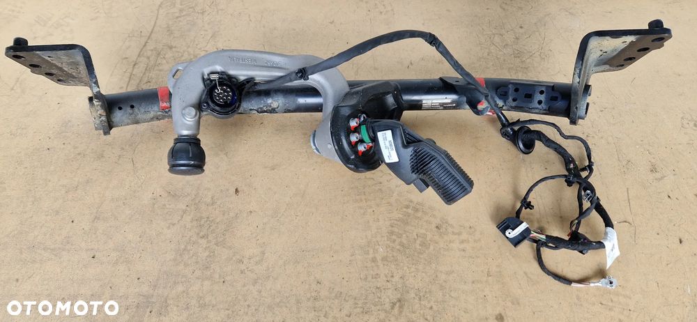 Hak holowniczy elektryczy Mercedes EQA 243 a243 w243 - 2
