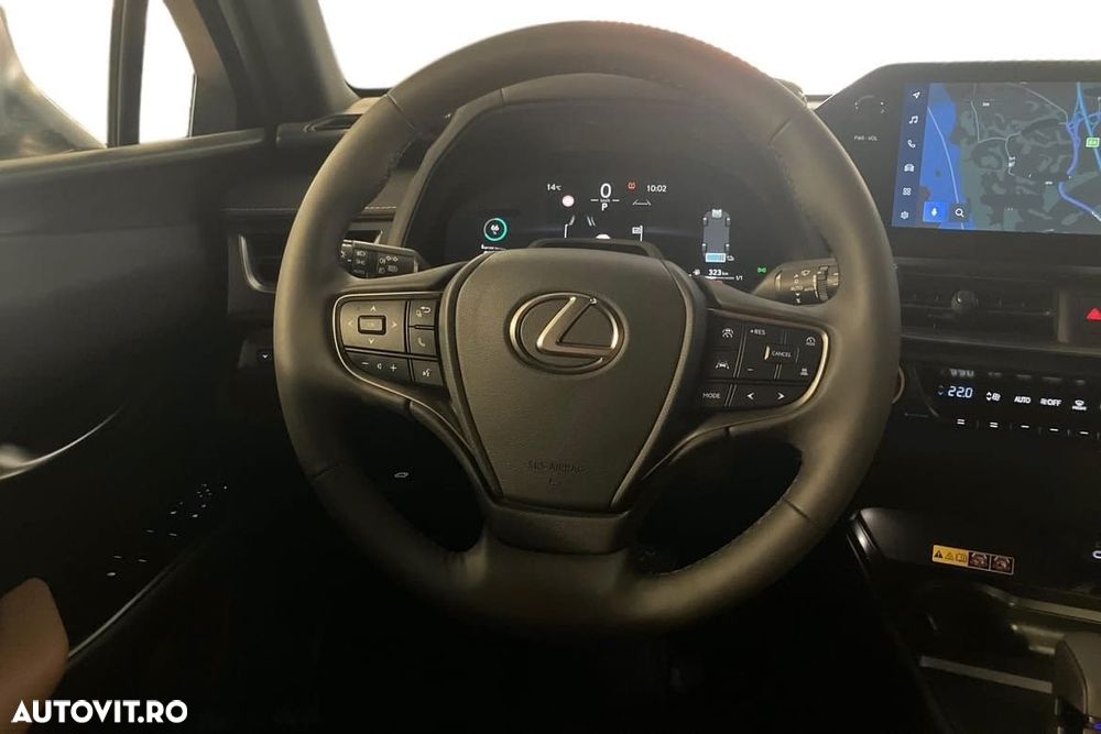 Lexus UX 300h (E-FOUR) F SPORT - 13