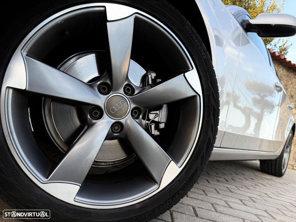 Audi A4 Avant 2.0 TDI Business Line Sport - 11