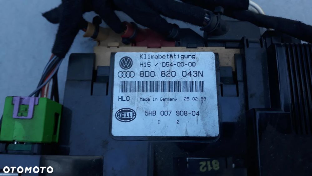 Audi A4 B5 FL Ładny Panel Klimatyzacji Klimatronik Grzane Fotele 8D0820043N 5HB007908-04 - 2