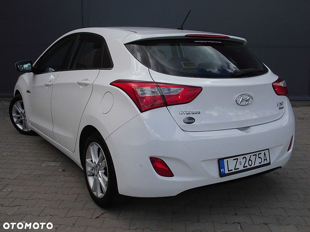 Hyundai i30 1.6 CRDi Fifa World Cup Edition - 15