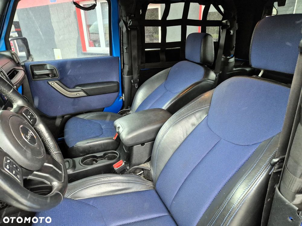 Jeep Wrangler - 11
