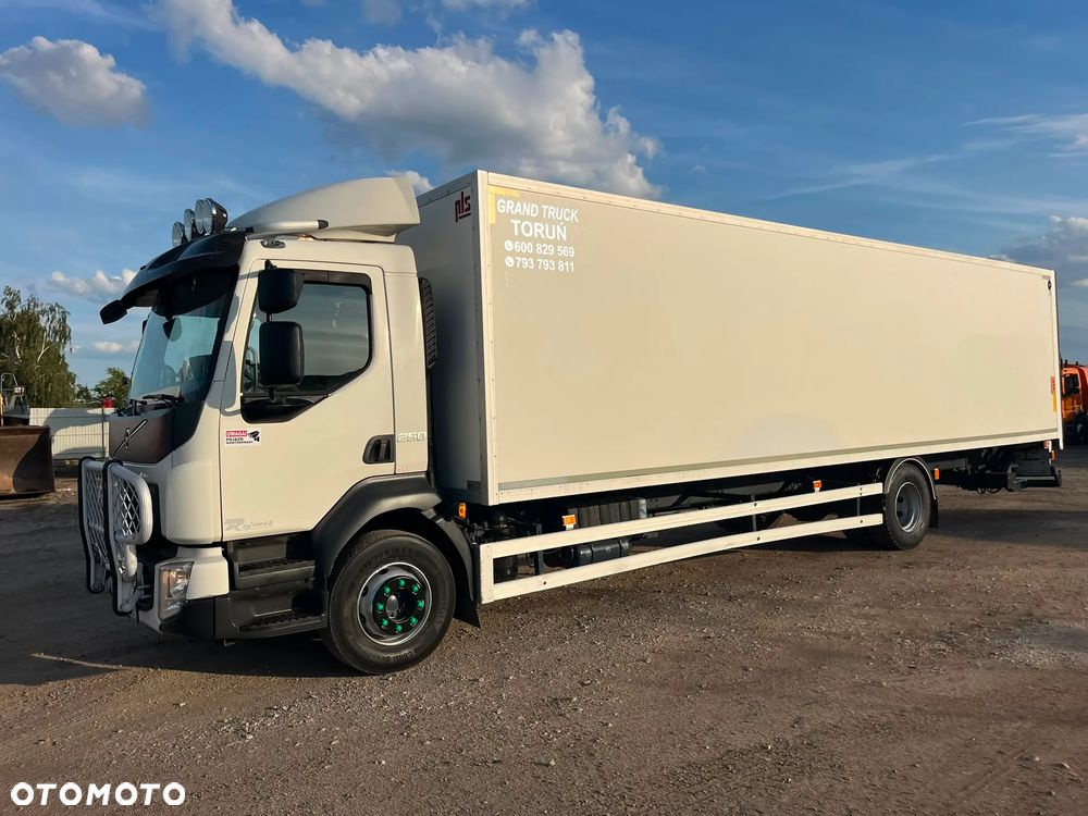 Volvo Wynajem solówka izoterma z windą 4500 ZŁ MIESIĄC - 12