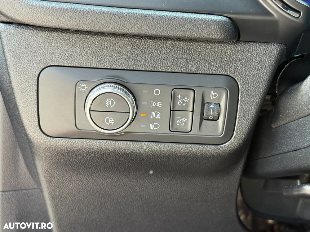 Ford Kuga 2.5 Duratec FHEV ST-LINE - 11