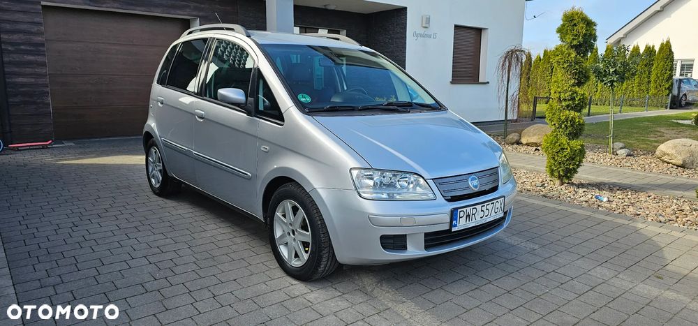 Fiat Idea 1.4 16V Emotion - 1