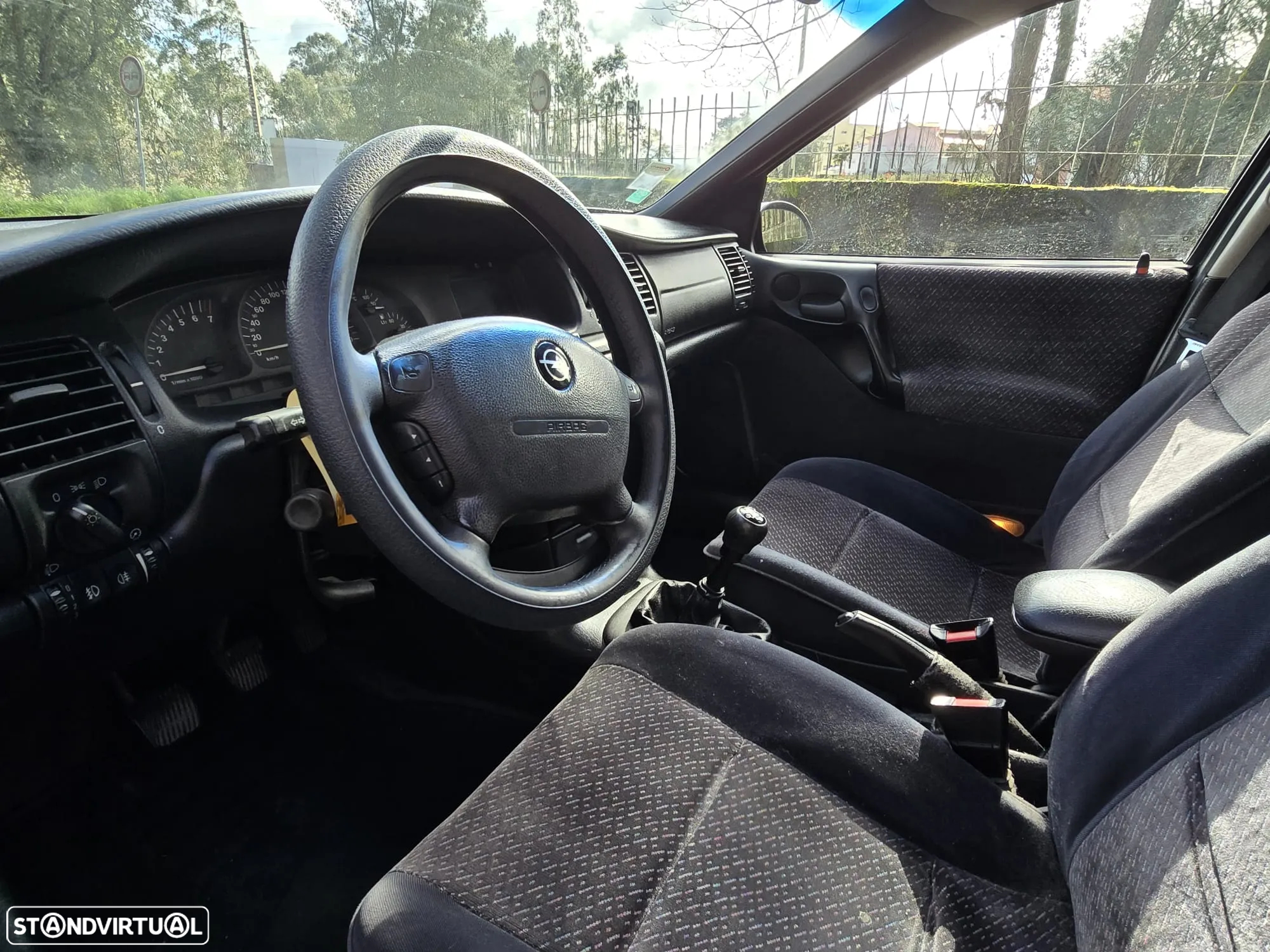 Opel Vectra 2.0i Sport - 8
