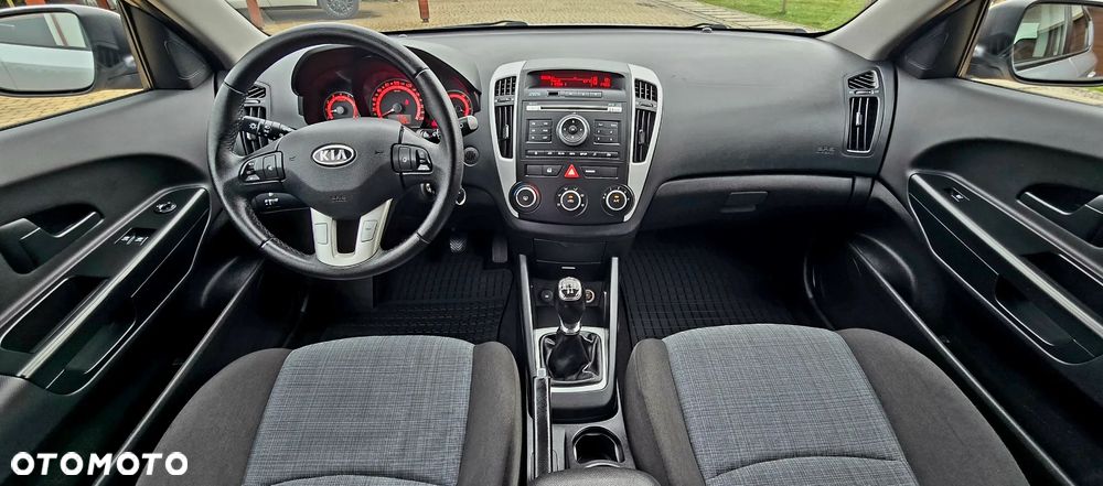 Kia Ceed - 19