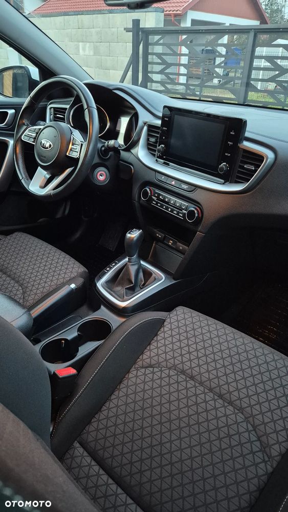 Kia XCeed 1.5 T-GDI M - 16