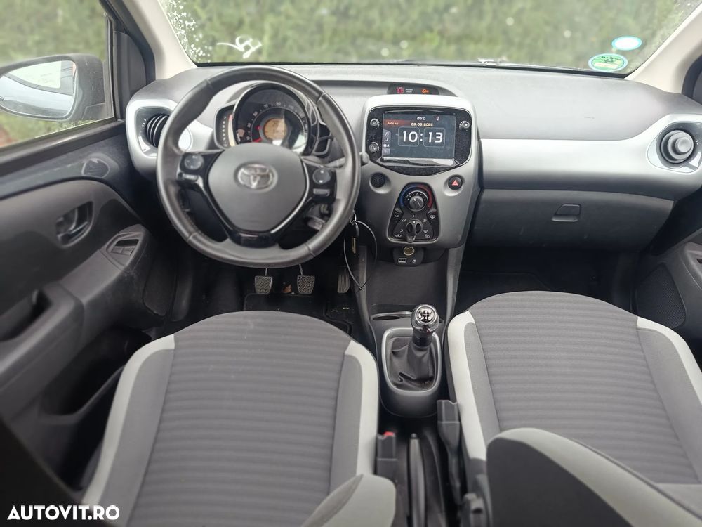 Toyota Aygo x-play connect - 3