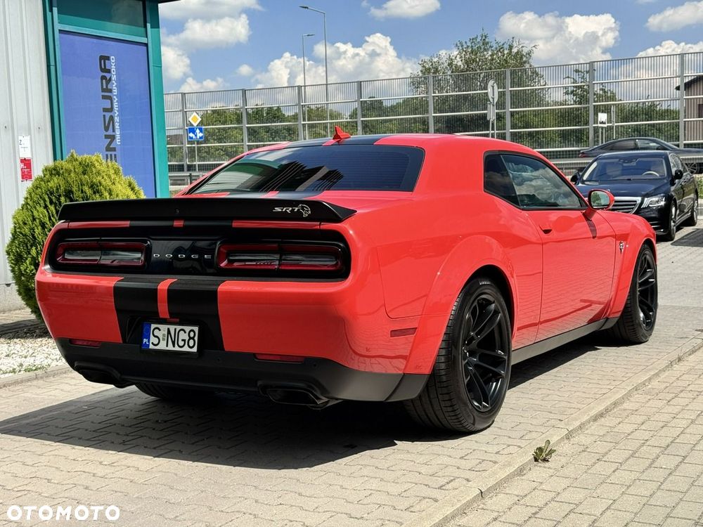 Dodge Challenger - 9