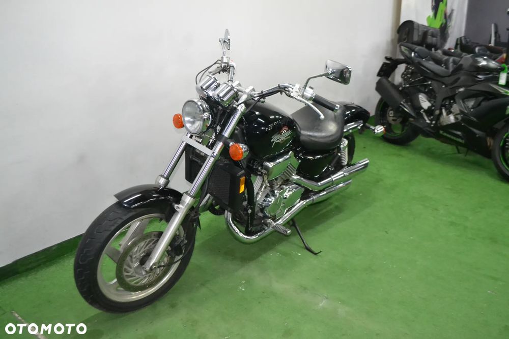Honda VF - 9