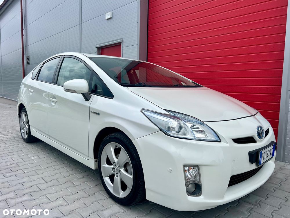 Toyota Prius (Hybrid) Executive - 1