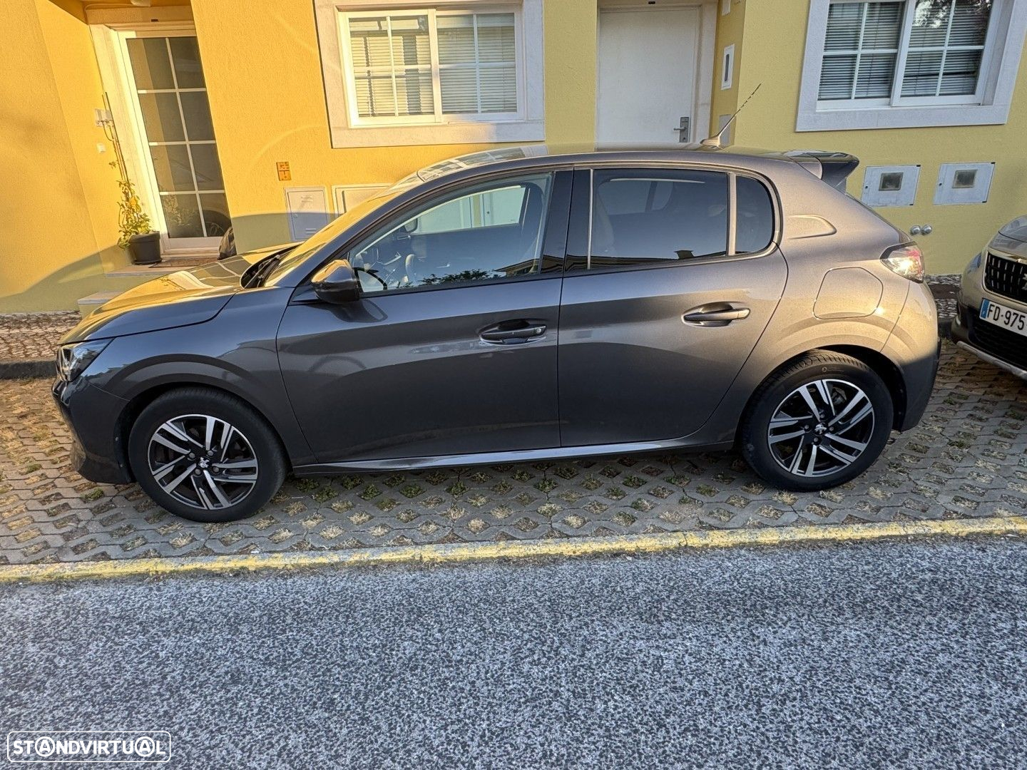 Peugeot 208 1.2 PureTech Allure Pack EAT8 - 10