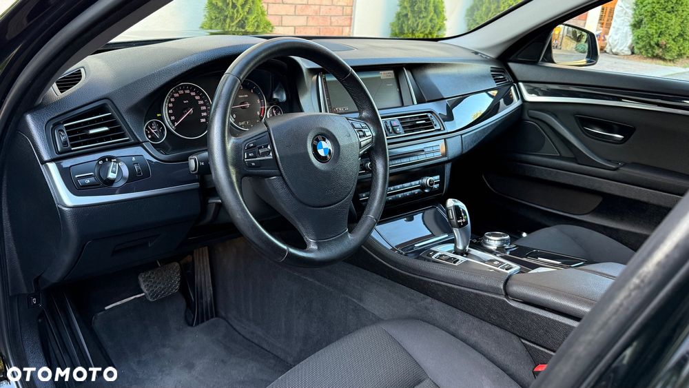 BMW Seria 5 525d Touring Modern Line - 18