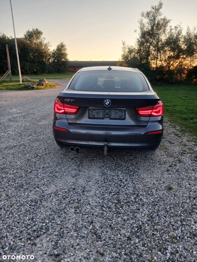 BMW Seria 3 320d Sport Line Shadow - 4