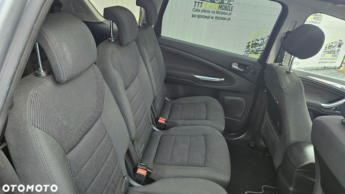 Ford S-Max - 13