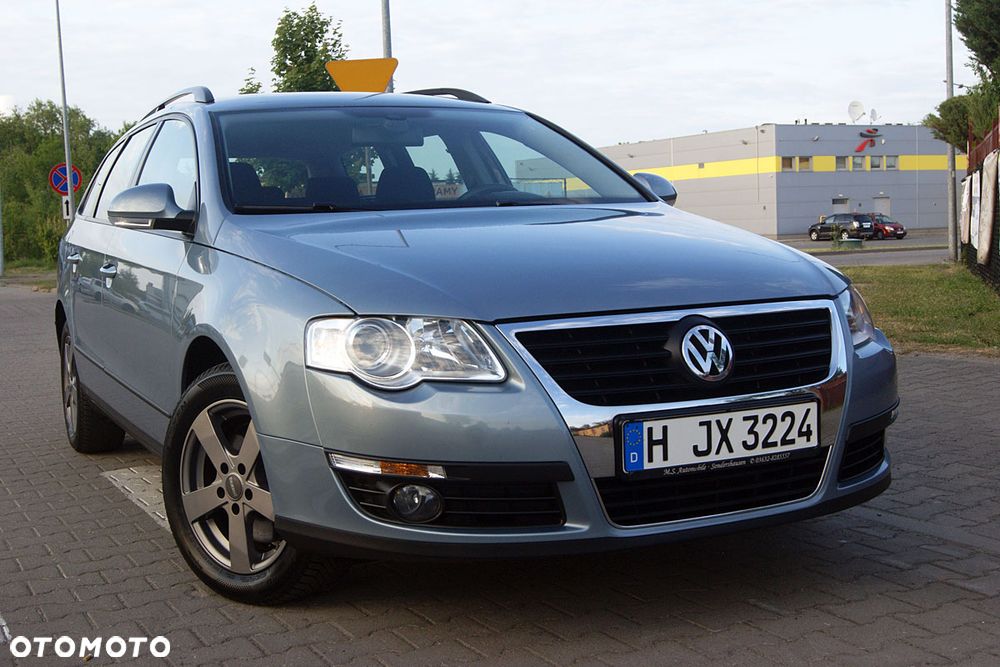 Volkswagen Passat 2.0 TDI DPF BlueMotion Technology Comfortline - 14