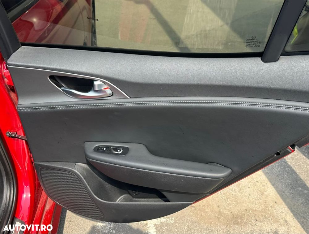 Kia Stinger 2.0 T-GDI GT Line - 18