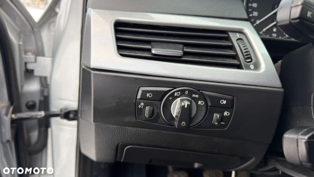 BMW Seria 5 523i - 40