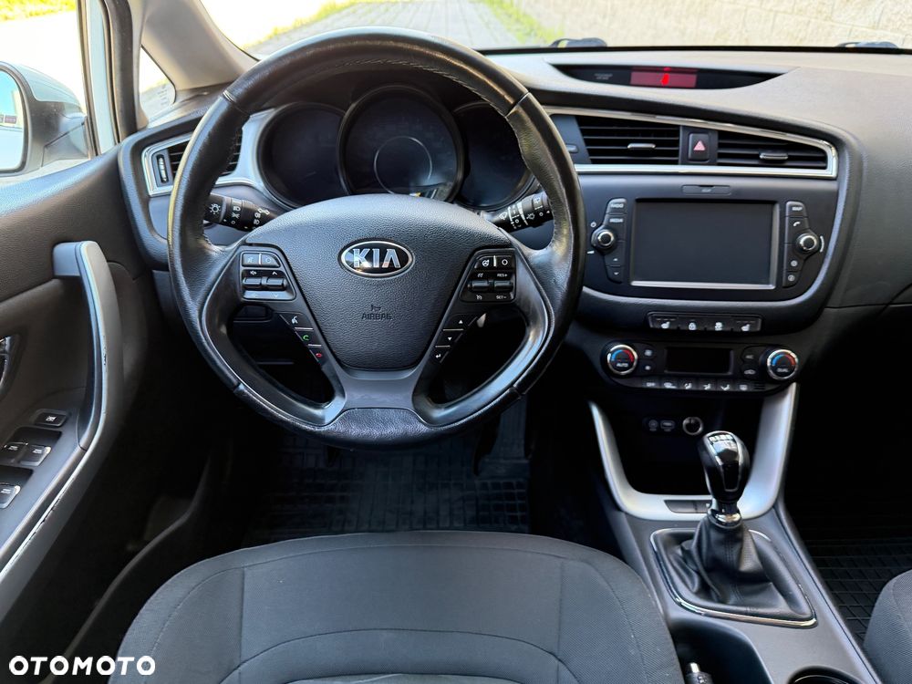 Kia Ceed 1.6 CRDi L Business Line - 10