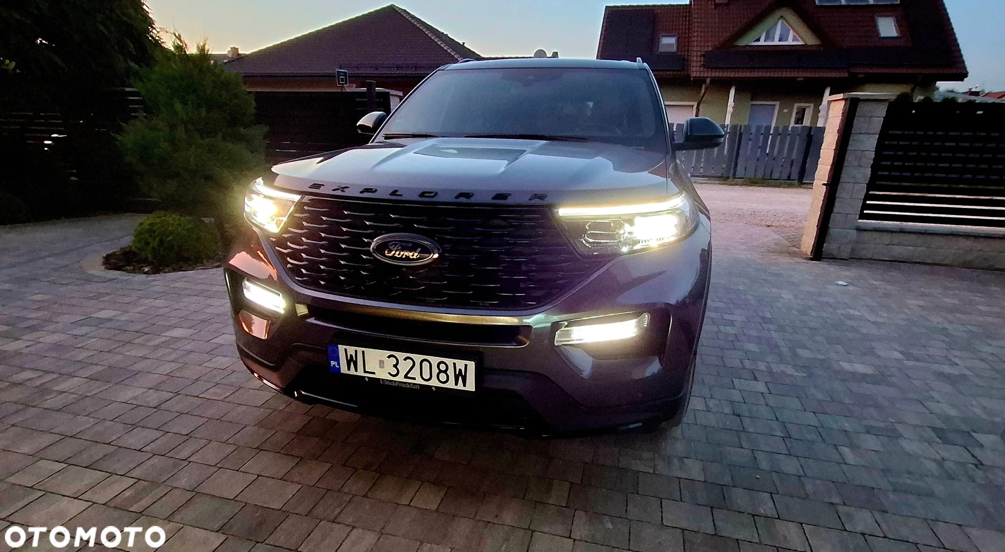 Ford Explorer - 2