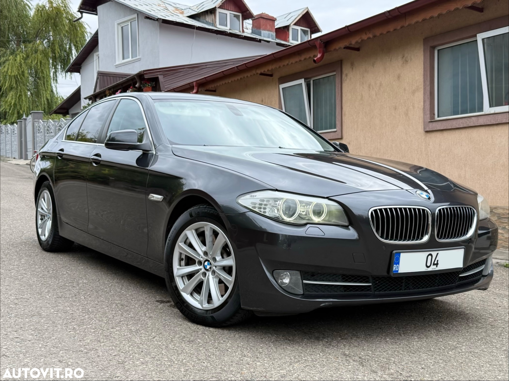 BMW Seria 5 528i Aut. - 3